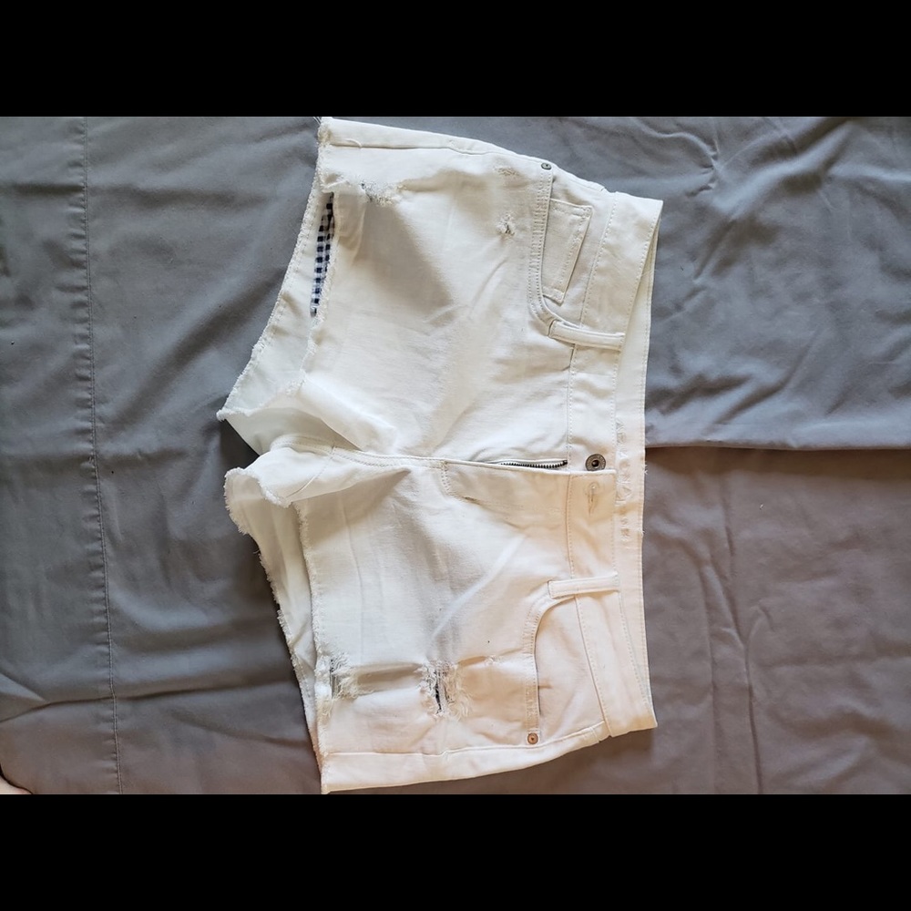 White shorts denim